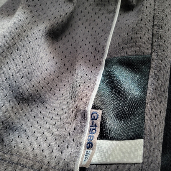 SET OF 3 GAP kids shorts. Size XS 4/5 red has some small pilling - Picture 2 of 7